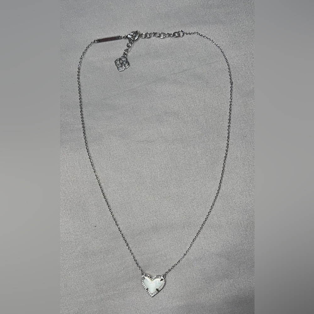Kendra Scott necklace